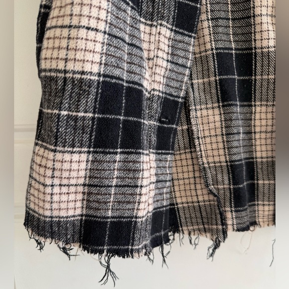 Women’s Akair Button Down Black and Cream Long Sleeve Flannel - Picture 3 of 4